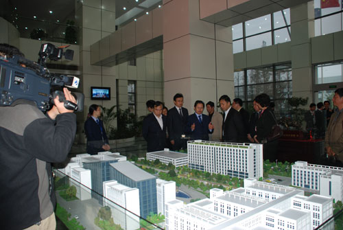 ���³����ٹ�ʿΪ��������ΰ�¹���1946�ٷ�����������